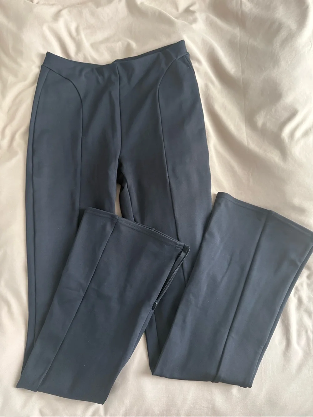 Alo High-Waist Zip It Flare Legging - Black